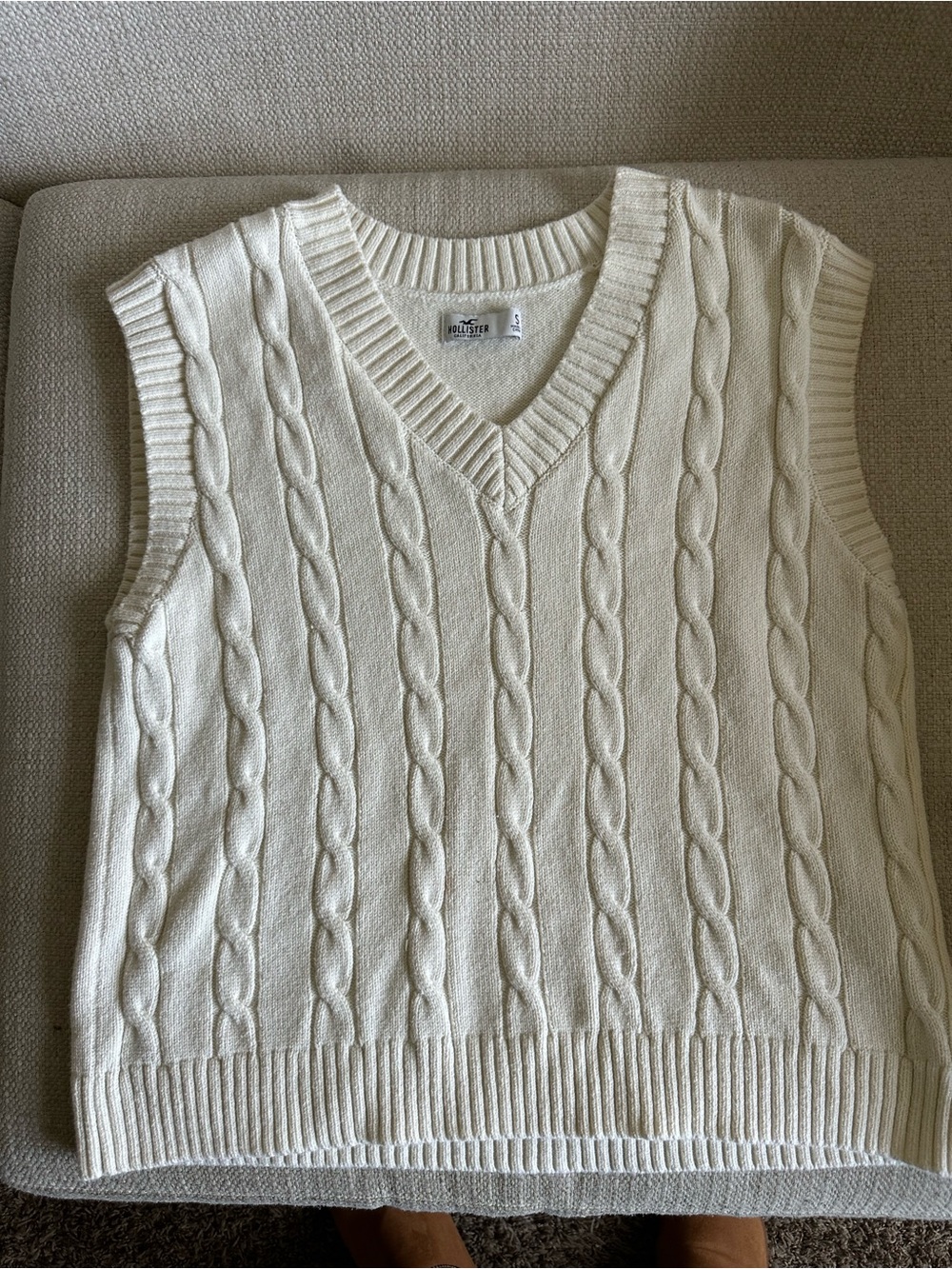 Hollister Cream Cable Knit V-Neck Sweater Vest